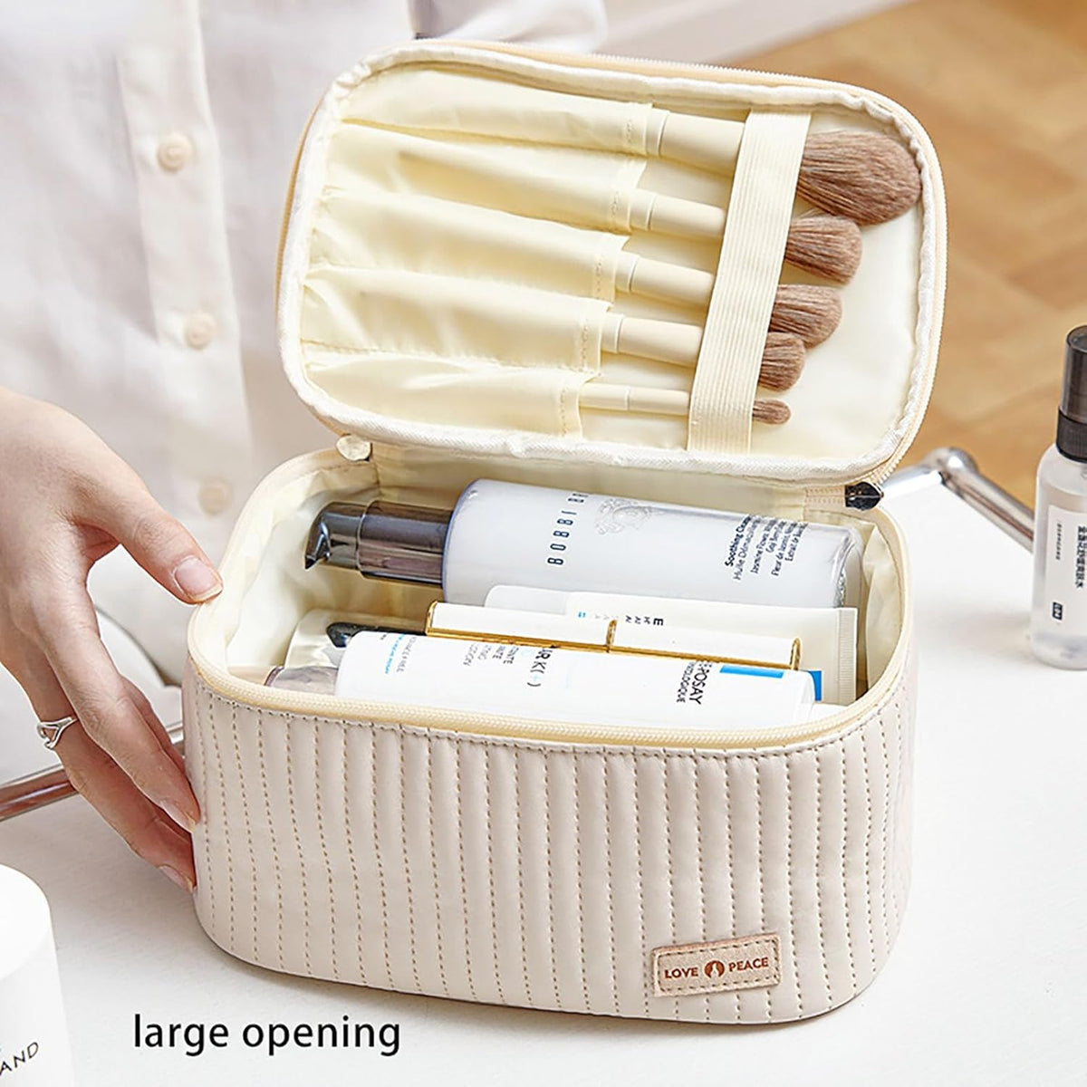 Makeup Bag,Waterproof Large Capacity PU Leather Portable Makeup Bag Organizer,Travel Toiletry Bag,Cosmetic Bags,Travel Makeup Bag for Girls Gifts Daughter Women