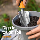 Fiskars Trowel, Heavy Duty Gardening Hand Tool with Hang Hole, For Digging and Planting, Rust Resistant Cast Aluminum, Ergonomic Handle and Comfort Grip, Gardening Tools for Yard